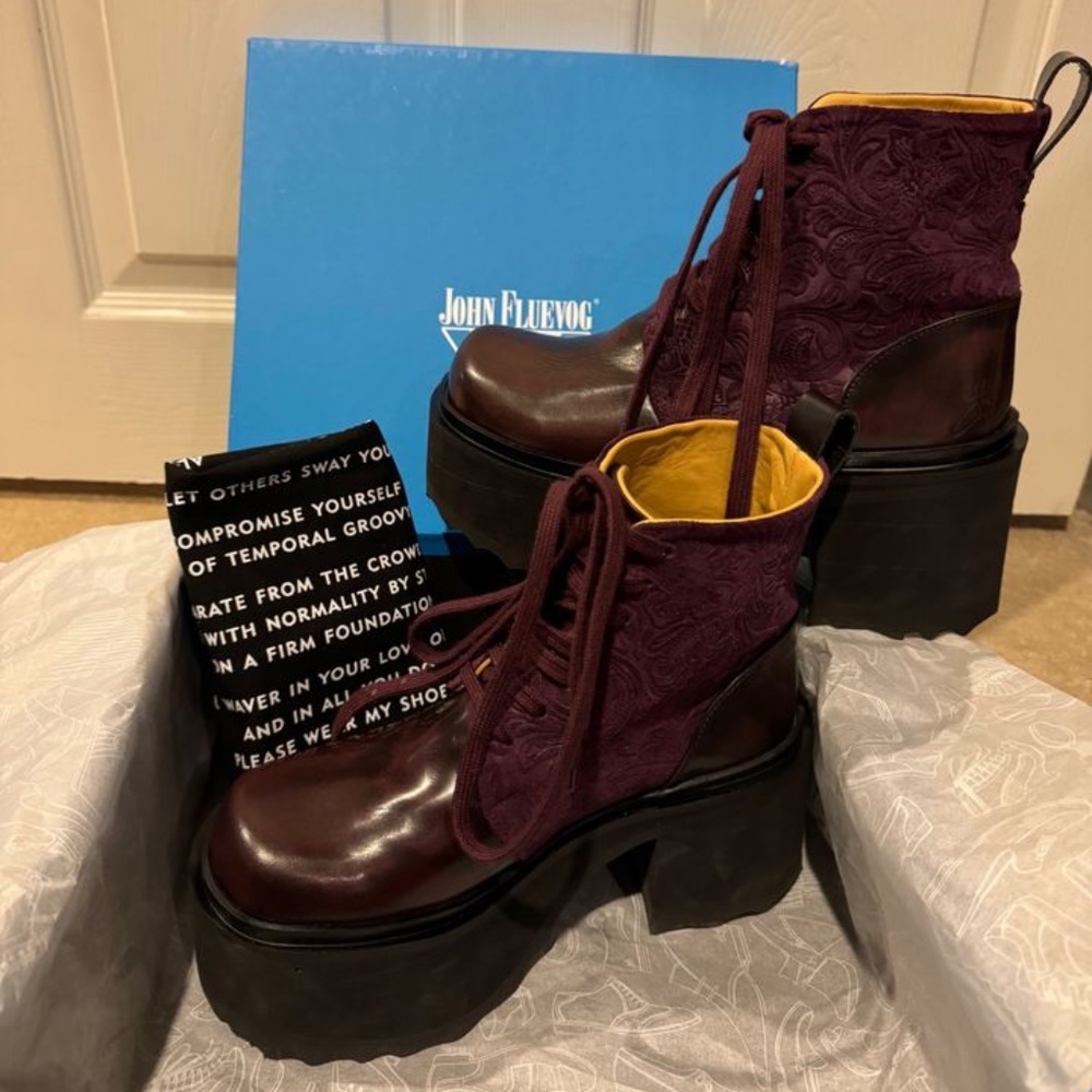 John Fluevog, Size 7, Sky High Smarty